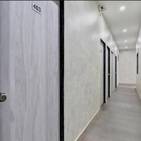 Hotel Unicorn, Surat Exterior foto