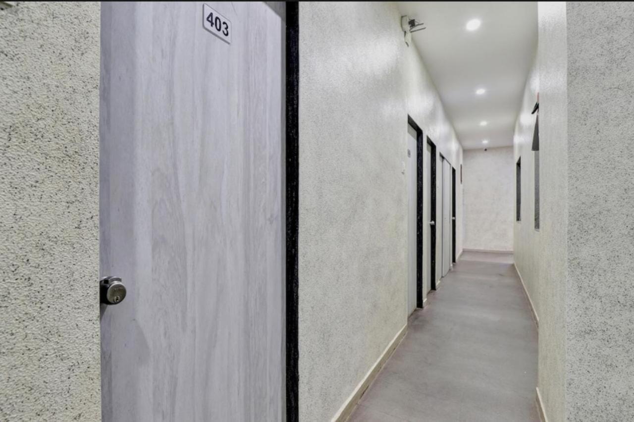 Hotel Unicorn, Surat Exterior foto